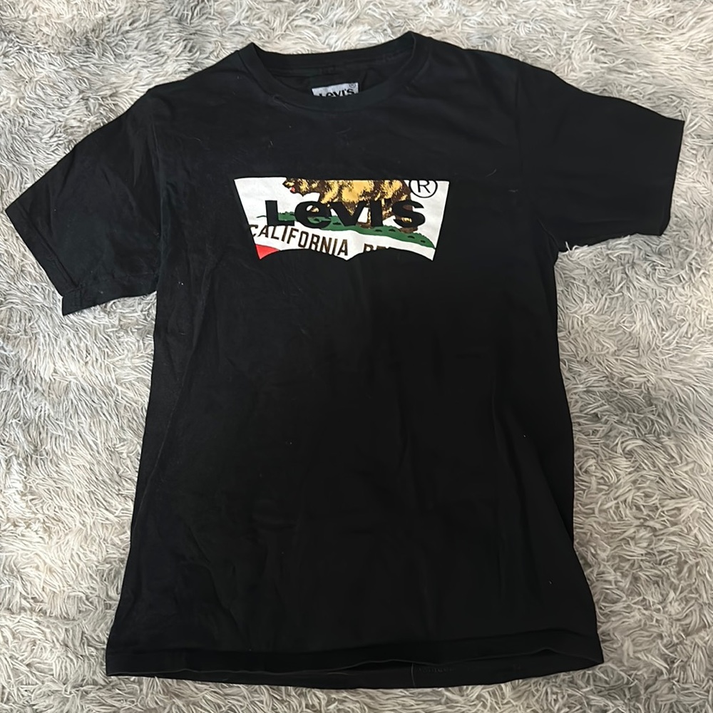Black Levi's Shirt